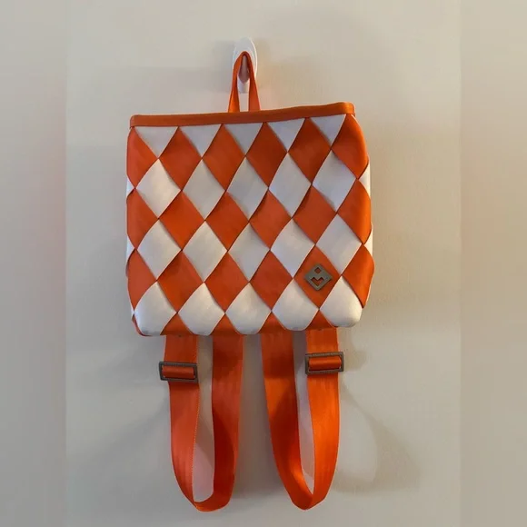 Maggie Net Bags Orange and White Checkered Backpack Seatbelt - Picture 2 of 6